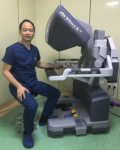 Assoc. Prof. Dr Fam Xeng Inn - Consultant Urologist