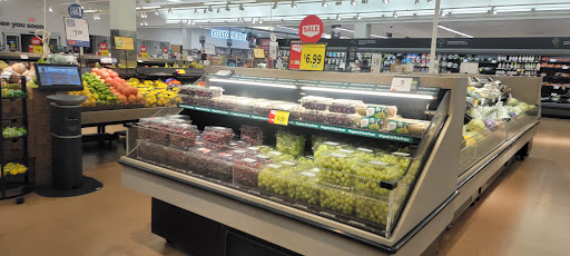 Grocery Store «Stop & Shop», reviews and photos, 653 Hillside Avenue, New Hyde Park, NY 11040, USA