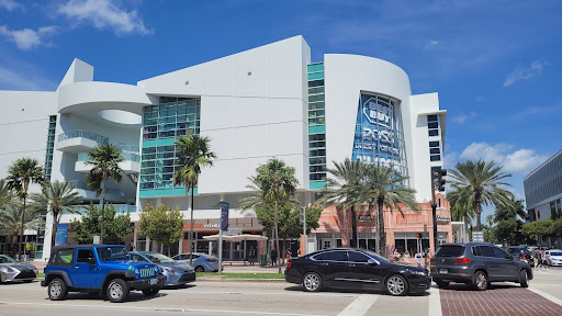 Shopping Mall «Fifth and Alton», reviews and photos, 1100 6th St, Miami Beach, FL 33139, USA