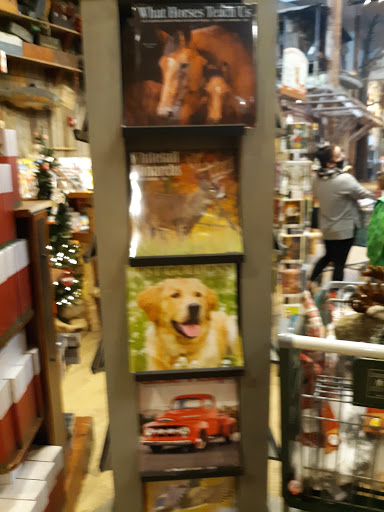 Sporting Goods Store «Bass Pro Shops», reviews and photos, 6425 Daniel Burnham Dr, Portage, IN 46368, USA