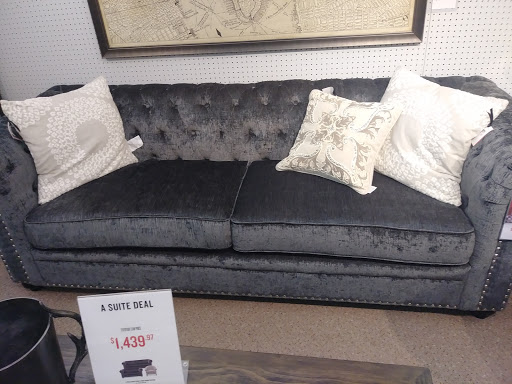 Furniture Store «Value City Furniture», reviews and photos, 2100 159th St, Calumet City, IL 60409, USA