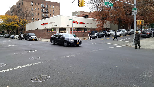 Drug Store «Walgreens», reviews and photos, 3355 Crescent St #67, Long Island City, NY 11106, USA