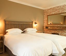 Loerie Guest Lodge photo
