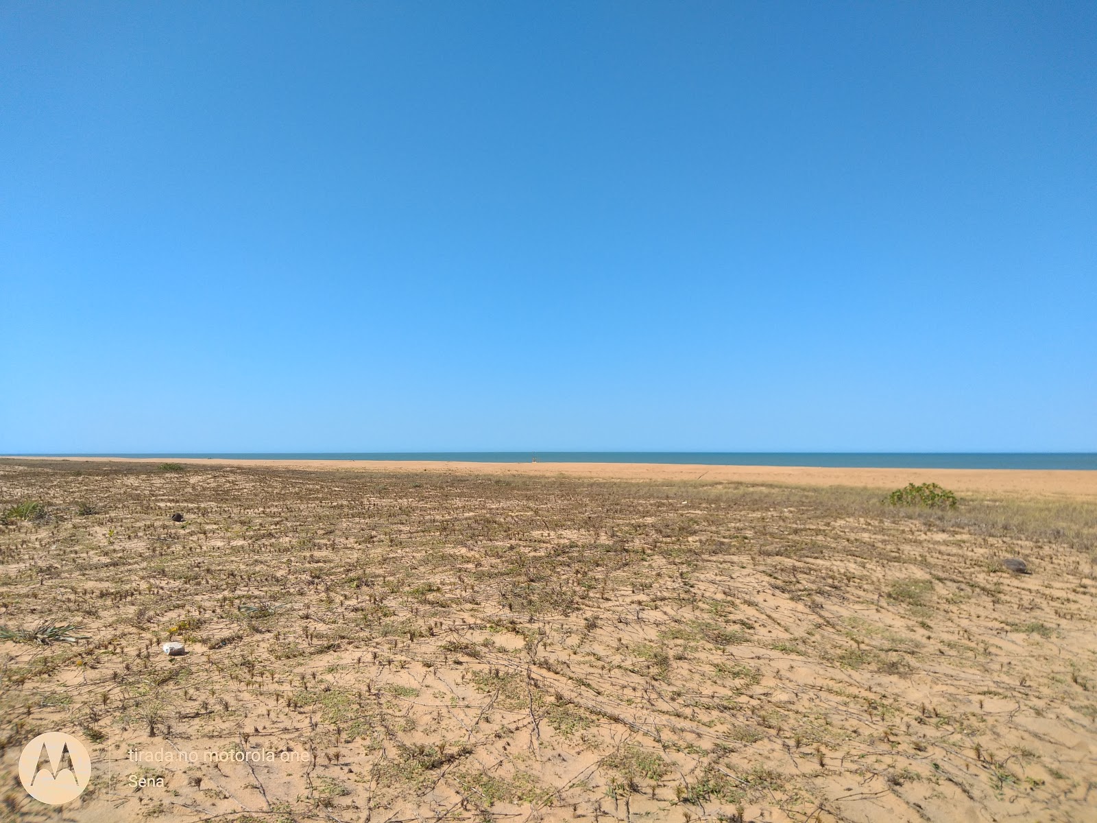 雷根西亚海滩的照片 带有明亮的沙子表面