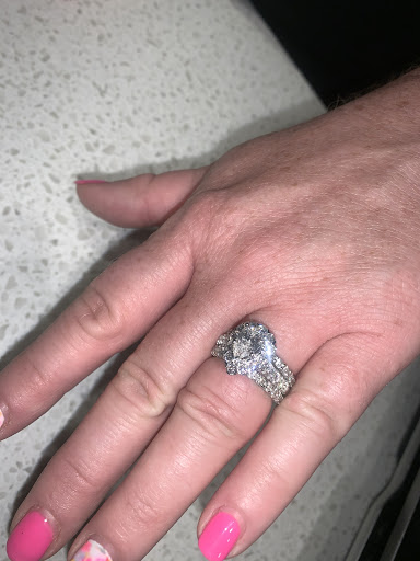 Jewelry Store «Kay Jewelers», reviews and photos, 1305 Annapolis Mall Rd #133A, Annapolis, MD 21401, USA