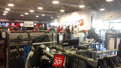 Clothing Store «Nike Factory Store», reviews and photos, 1475 N Burkhart Rd Suite C-200, Howell, MI 48855, USA