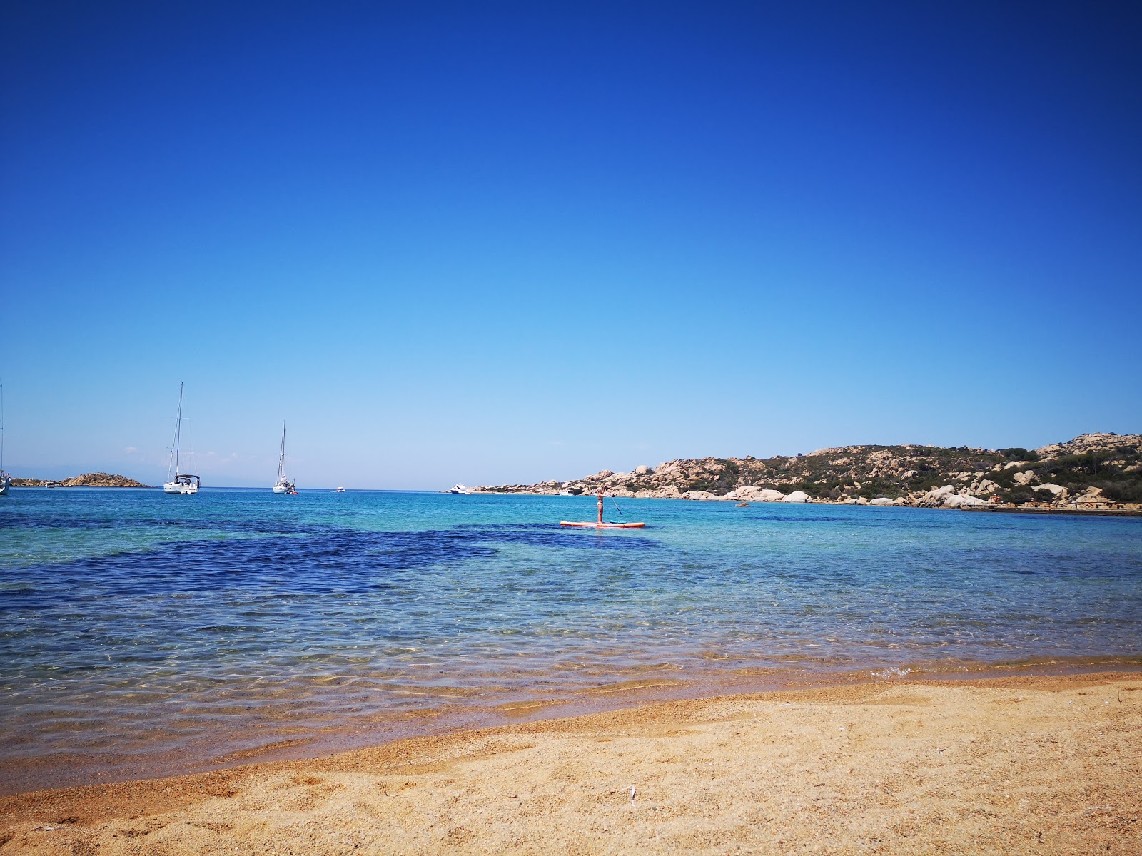 Zdjęcie Cala Garibaldi beach położony w naturalnym obszarze