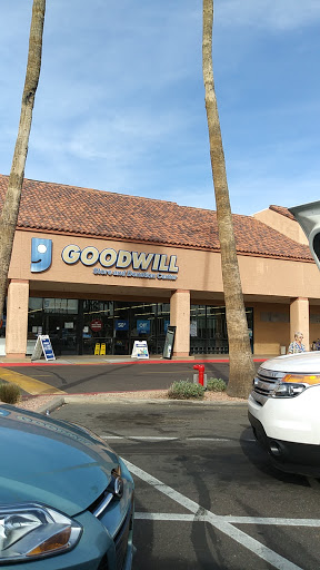 Thrift Store «McClintock & Southern Goodwill Retail Store & Donation Center», reviews and photos, 1546 E Southern Ave, Tempe, AZ 85282, USA
