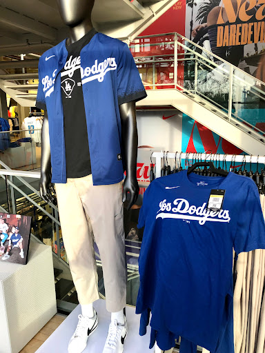 Clothing Store «Nike The Grove», reviews and photos, 189 The Grove Dr, Los Angeles, CA 90036, USA