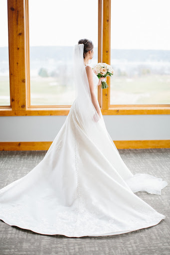 Bridal Shop «Bella Bianca Bridal», reviews and photos, 17W527 E Roosevelt Rd, Oakbrook Terrace, IL 60181, USA