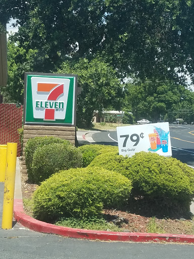Convenience Store «7-Eleven», reviews and photos, 525 L St, Davis, CA 95616, USA