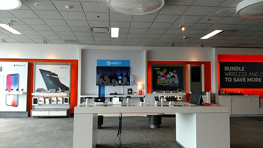 Cell Phone Store «AT&T», reviews and photos, 3 Boylston St, Chestnut Hill, MA 02467, USA