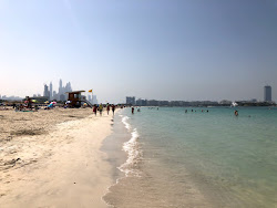 Foto de Al Sufouh Beach com baía espaçosa