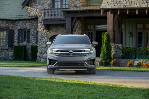 Volkswagen Dealer «Larry Roesch Volkswagen», reviews and photos, 313 W Grand Ave, Bensenville, IL 60106, USA