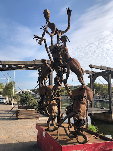 attractions Metal statue Port-de-Bouc