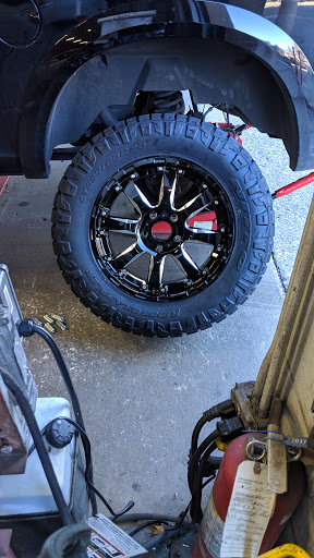 Tire Shop «Discount Tire Store - Round Rock, TX», reviews and photos, 3115 S Interstate 35, Round Rock, TX 78664, USA