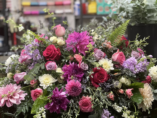 Florist «Downtown Flowers And Gift Shop», reviews and photos, 130 E Charlemont Ave, Kingsport, TN 37660, USA