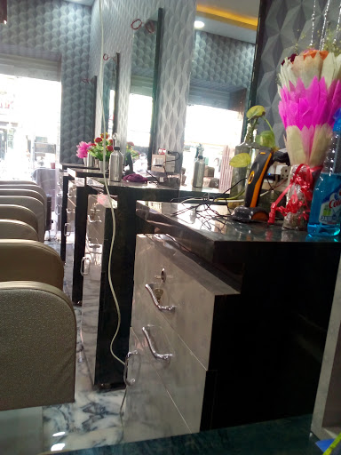 Shimla Hair Art And Shop