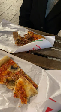 Plats et boissons du Pizzeria Pizza Capri - République 🇮🇹🍕 à Lyon - n°9