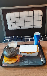 Plats et boissons du Restaurant de hamburgers Black & White Burger à Strasbourg - n°9