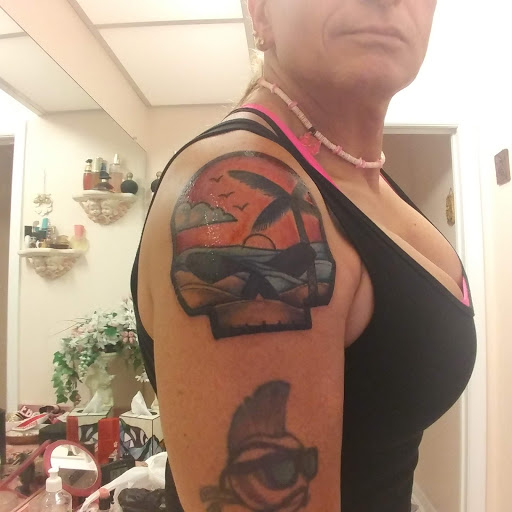 Tattoo Shop «Famous Tattoos & Body Piercing», reviews and photos, 5120 S Cleveland Ave, Fort Myers, FL 33907, USA