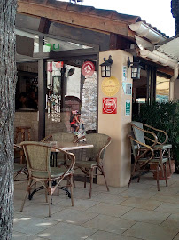 Atmosphère du Restaurant français Restaurant Les Tilleuls à Lagorce - n°12