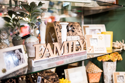 Florist «Ye Olde Daisy Shoppe Inc», reviews and photos, 1308 W Oak St, Conway, AR 72034, USA