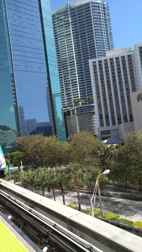 Shopping Mall «Ultramont Mall», reviews and photos, 100 SE 1st St, Miami, FL 33131, USA