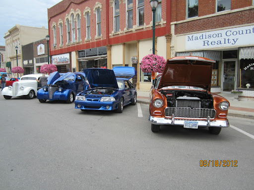 Auto Body Shop «Roush Collision and Retoration LLC», reviews and photos, 303 E Madison St, Winterset, IA 50273, USA