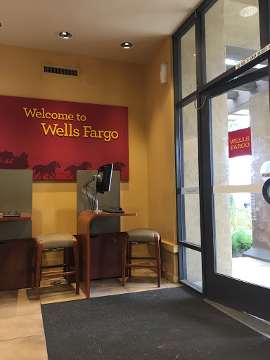 Bank «Wells Fargo Bank», reviews and photos