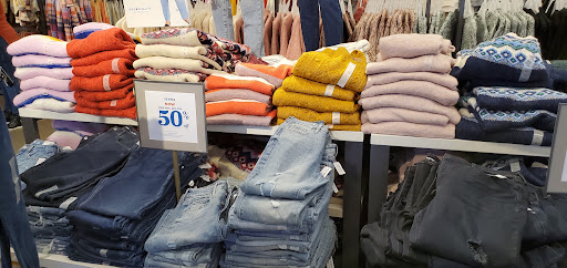 Clothing Store «Old Navy», reviews and photos, 19401 Alderwood Mall Pkwy, Lynnwood, WA 98036, USA