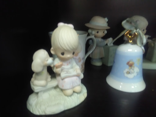 Thrift Store «Estate Sales Warehouse», reviews and photos, 661 E 24th St #210, Holland, MI 49423, USA