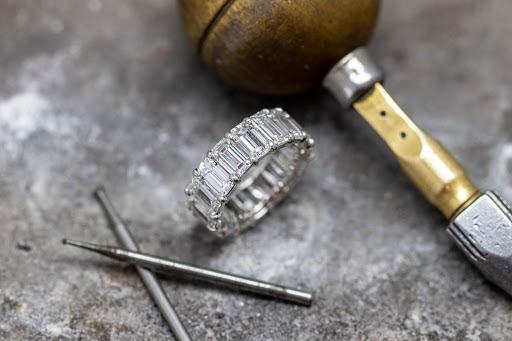 Jewelry Store «Razny Jewelers», reviews and photos, 37 S Washington St, Hinsdale, IL 60521, USA