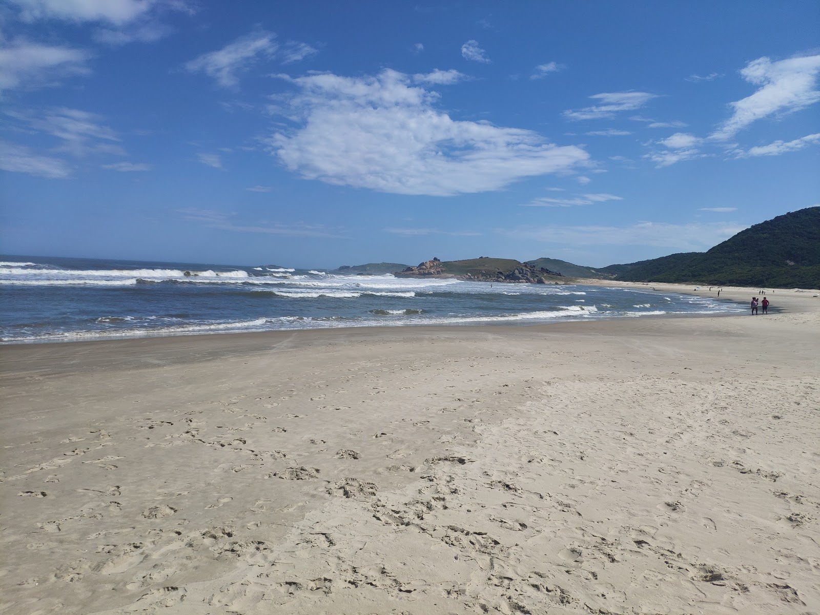 Foto van Praia da Gravata met hoog niveau van netheid