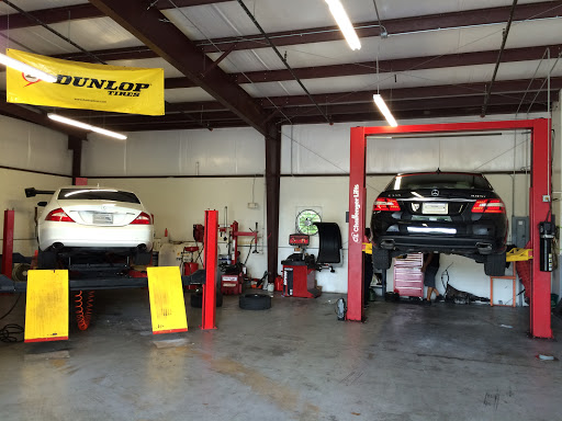 Car Repair and Maintenance «Jr. Auto Repair», reviews and photos, 8243 Narcoossee Park Dr #400, Orlando, FL 32822, USA