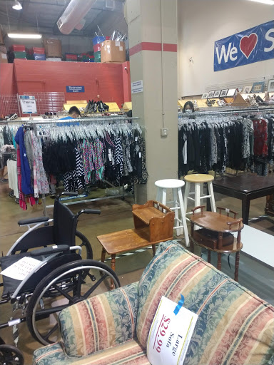 Thrift Store «St. Vincent de Paul Thrift Store of Dallas», reviews and photos, 3052 W Northwest Hwy, Dallas, TX 75220, USA