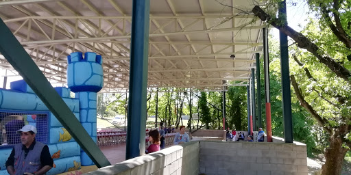 Pista poliesportiva en Seva, Barcelona