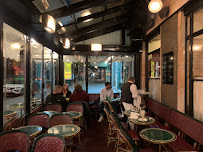 Atmosphère du Restaurant gastronomique Café de Flore à Paris - n°7