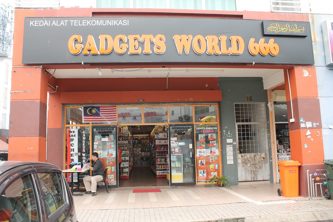 Gadgets World 666 Bandar Tun Razak