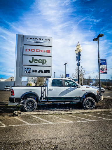 Auto Parts Store «Newberg Dodge Jeep Chrysler Ram», reviews and photos, 2809 Portland Rd, Newberg, OR 97132, USA