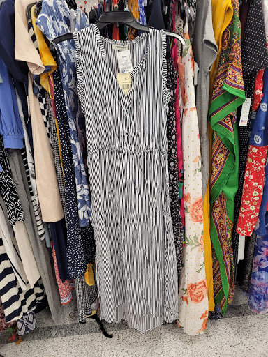 Shopping Mall «Vacaville Commons Shopping Center», reviews and photos, 2098 Harbison Dr, Vacaville, CA 95687, USA