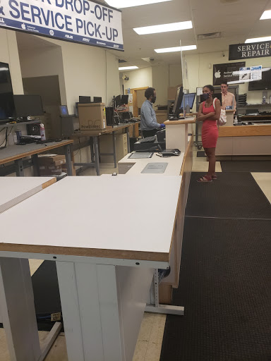 Computer Store «Micro Center», reviews and photos, 11755 Mosteller Rd, Sharonville, OH 45241, USA