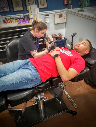 Tattoo Shop «Electric Tattoo Parlor , Piercing, and Tattoo Removal.», reviews and photos, 2319 Randall Rd, Carpentersville, IL 60110, USA
