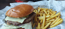 Cheeseburger du Restaurant américain Carl's Jr. Bègles à Bègles - n°10