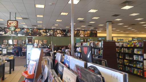 Book Store «Barnes & Noble», reviews and photos, 19401 Alderwood Mall Pkwy, Lynnwood, WA 98036, USA