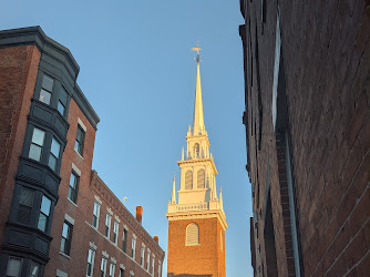 Cocktails & Cannoli: Boston's North End Dessert Tour