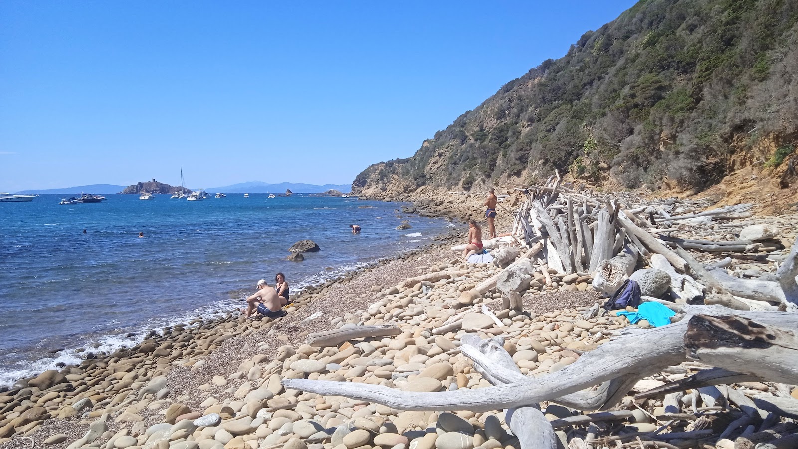 Foto von Cala Tartana mit felsiges gelände Oberfläche