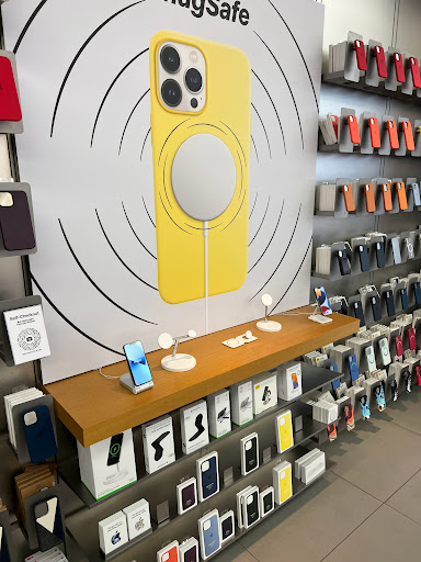 Computer Store «Apple Easton Town Center», reviews and photos, 4210 The Strand, Columbus, OH 43219, USA