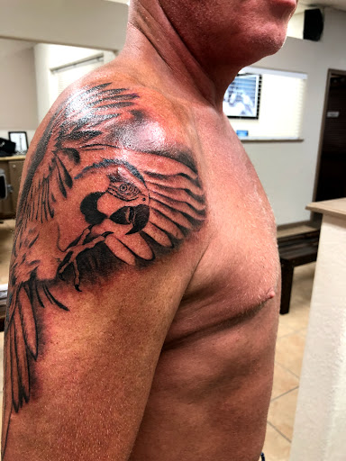 Tattoo Shop «Island Ink Tattoo», reviews and photos, 1215 Miracle Strip Pkwy SE, Fort Walton Beach, FL 32548, USA