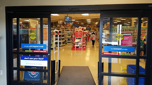 Pet Supply Store «PetSmart», reviews and photos, 9921 Pulaski Hwy, Baltimore, MD 21220, USA
